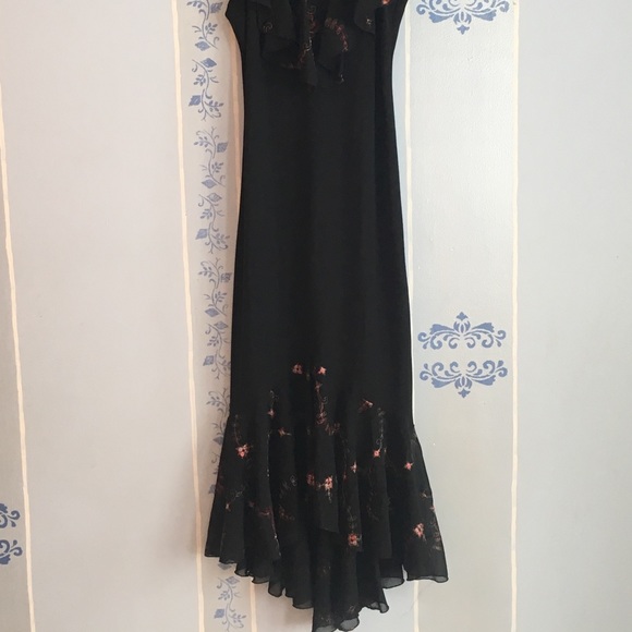 Long black ruffle embroidered dress - Picture 6 of 8